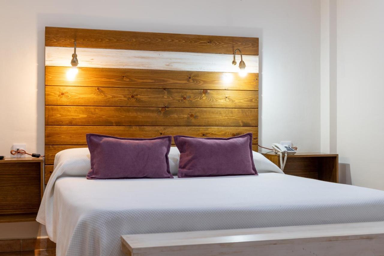 Hotel Puerta De Algadir El Puerto de Santa María Esterno foto
